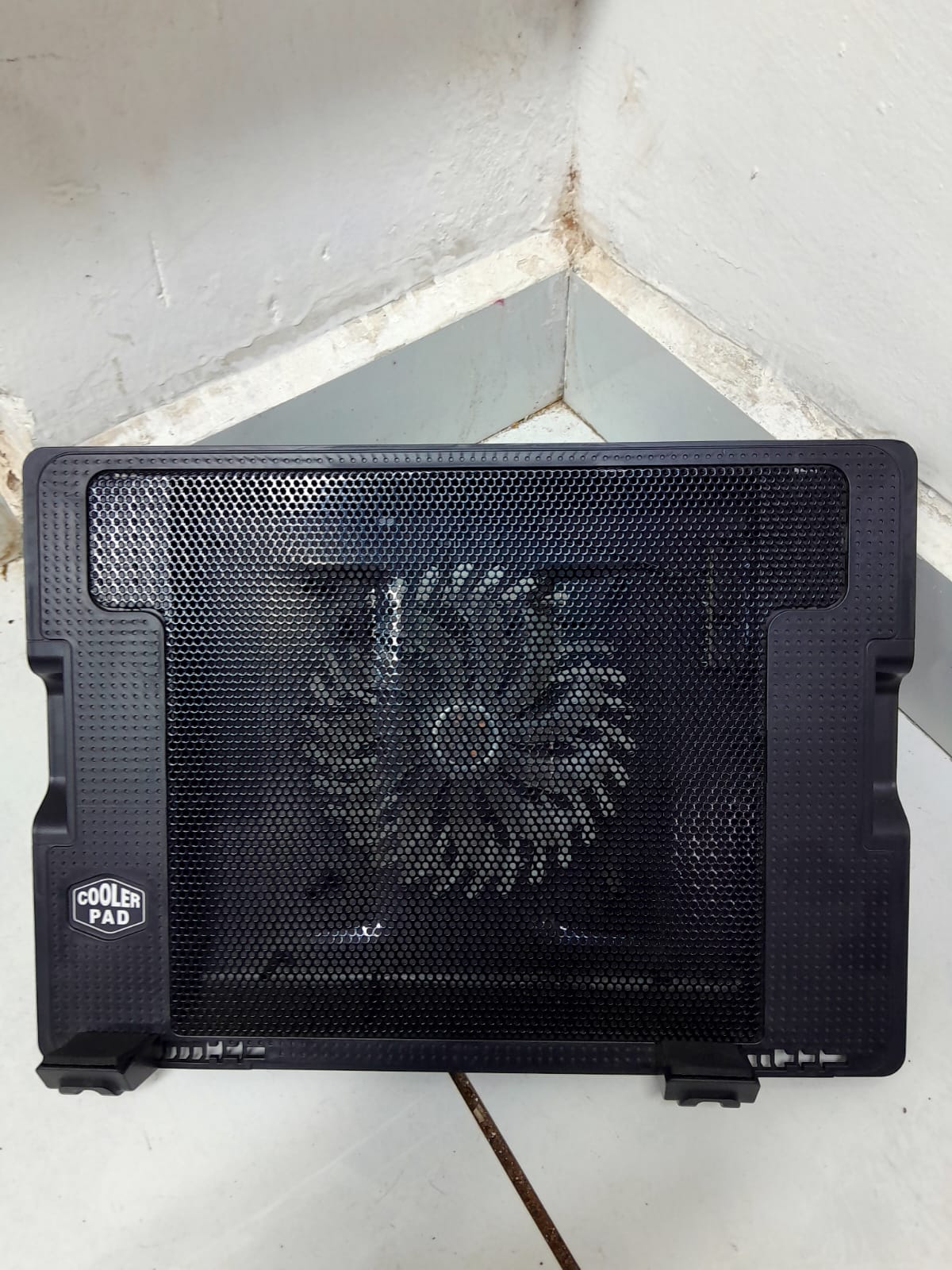 Laptop stand