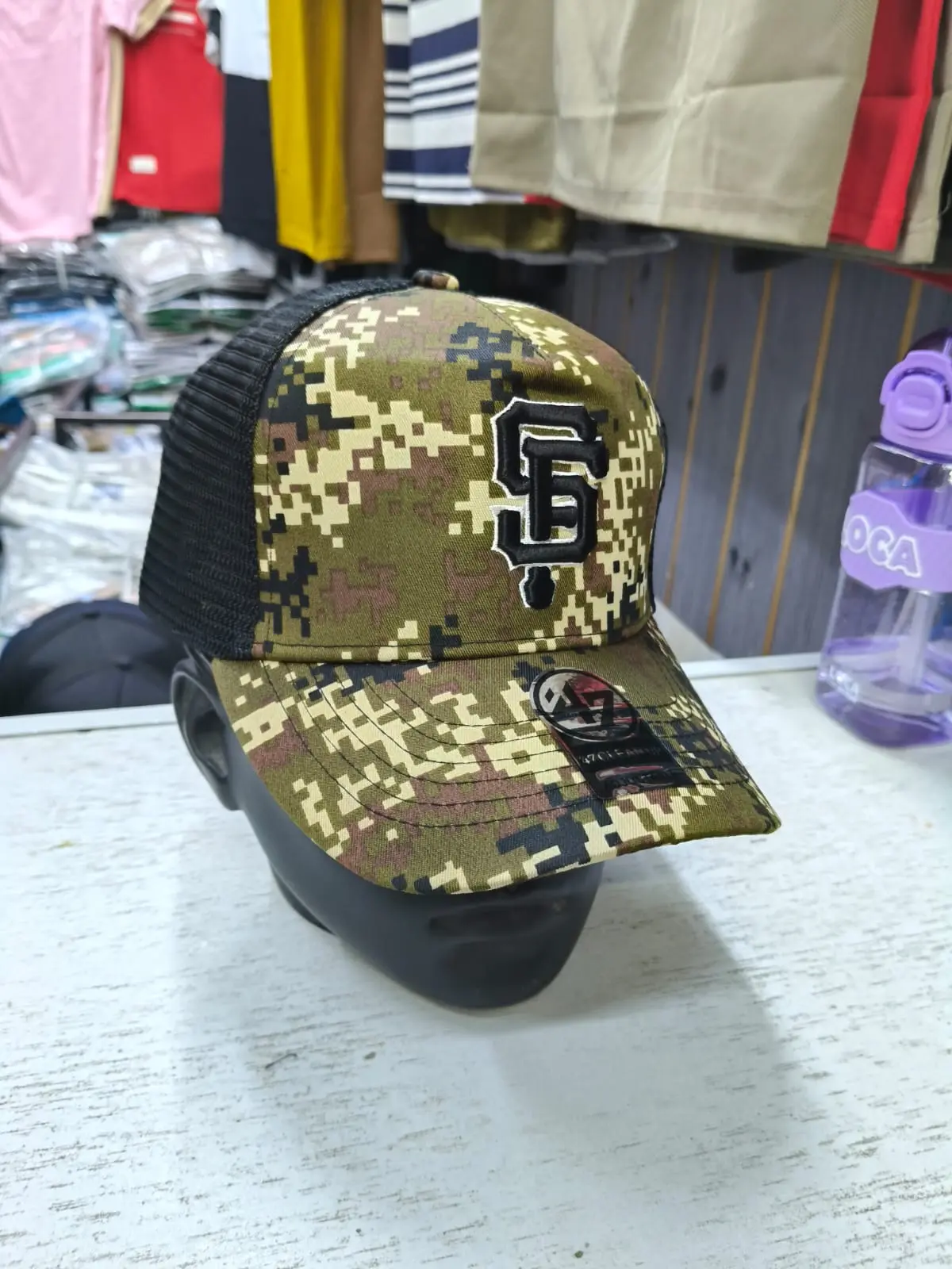 Image 4 of Men/Women Caps